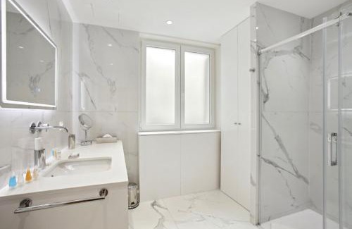 Quartier de la Porte-Saint-Denis Apartment | 270 Suite Haute - Superb apartment in Paris.