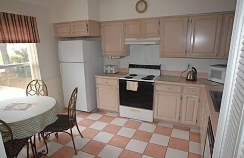 Chatham Park Villa | 2705 Bungalow beside Lake