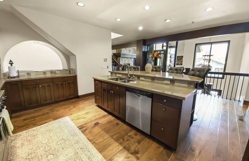 Park Meadows House | 2744 The Cove! Modern Luxury w/Elevator, Hot Tub, Pool, AC, Shuttle to Slopes!