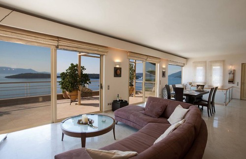Perigiali House | 275 m² House ∙ 4 bedrooms ∙ 8 guests