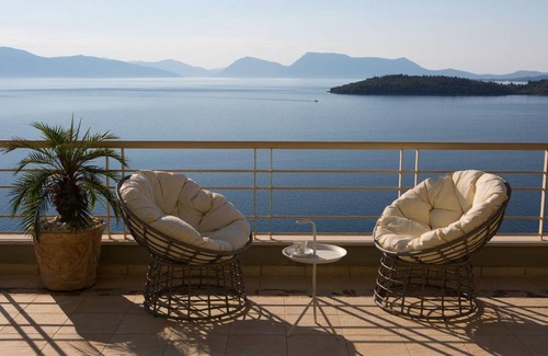 Perigiali House | 275 m² House ∙ 4 bedrooms ∙ 8 guests