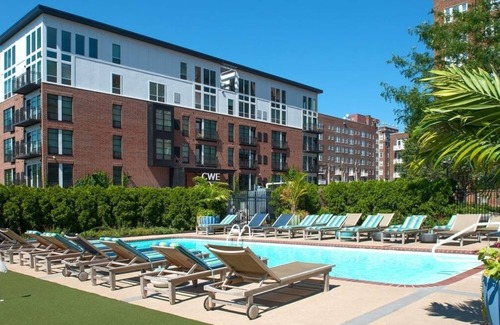 DeBaliviere Place Apartment | 275 On The Park - Senate Apartments By Barsala