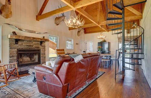 Crane Hill House | 278 m² House ∙ 3 bedrooms ∙ 8 guests