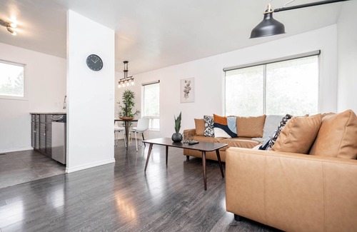 Winnipeg House | (279)Classy 3 BDR in Quiet Neighbourhood+Parking