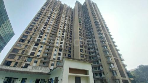 Thane West Apartment | 27th floor 2BHK near Viviana Mall with Balcony & Car Parking