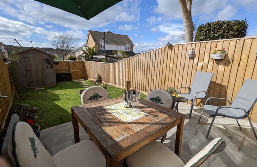 East Cowes House | 28 Anchorage Way - a house that sleeps 4 guests in 2 bedrooms