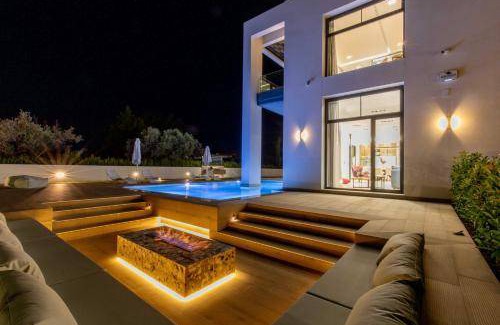 Filerimos Villa | 280 m² Villa ∙ 4 bedrooms ∙ 10 guests