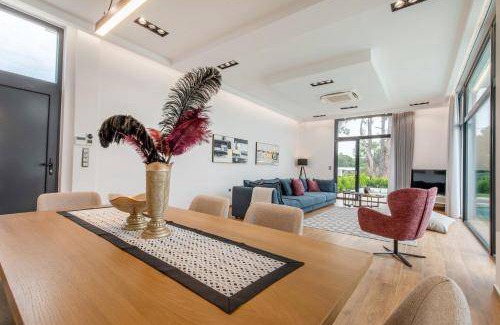 Filerimos Villa | 280 m² Villa ∙ 4 bedrooms ∙ 10 guests