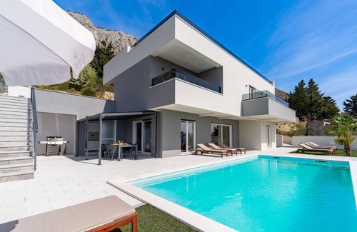 Borak Villa | 280 m² Villa ∙ 5 bedrooms ∙ 10 guests