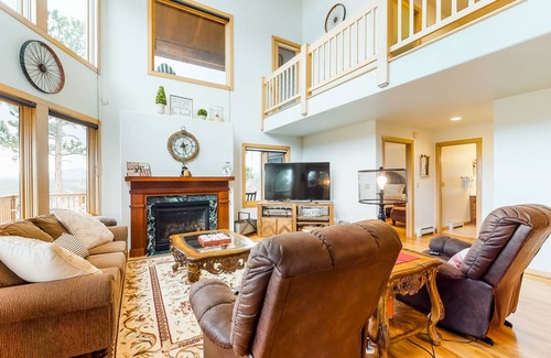 Florissant House | 282 m² House ∙ 3 bedrooms ∙ 8 guests