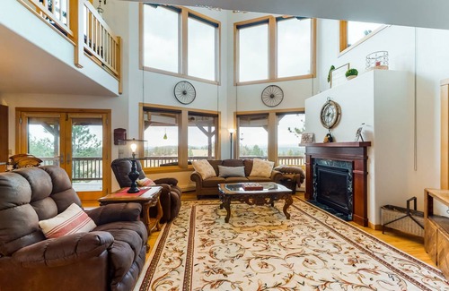 Florissant House | 282 m² House ∙ 3 bedrooms ∙ 8 guests