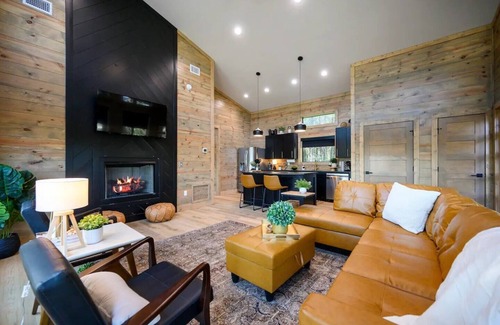 Pickens Cabin | 282 Timbuktu Luxury Romantic Cabin Getaway
