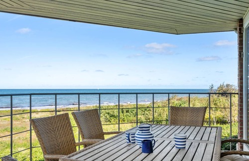 Smidstrup Strand House | 292 m² House ∙ 6 bedrooms ∙ 12 guests