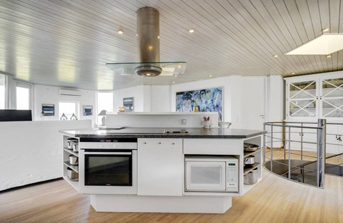 Smidstrup Strand House | 292 m² House ∙ 6 bedrooms ∙ 12 guests