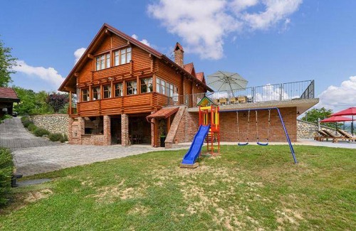 Veliko Trgovisce House | 294 m² House ∙ 3 bedrooms ∙ 6 guests