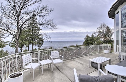 Egg Harbor House | 295 m² House ∙ 4 bedrooms ∙ 12 guests