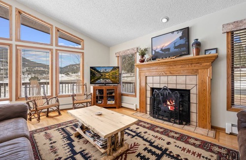 Estes Park House | 295 m² House ∙ 4 bedrooms ∙ 8 guests