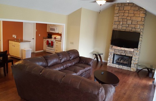 Cadiz House | (296) Bayside Bungalow, large dock, easy highway access, close to LBL