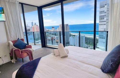 Broadbeach Apartment | 29th floor Oracle Tower 2 stunning ocean and city views