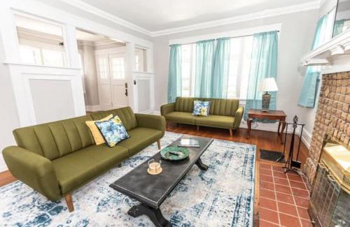 Birmingham House | 29th Street Trendy Lakeview Craftsman 8