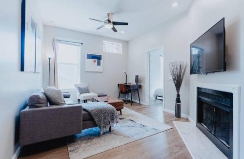 Soulard Apartment | 2B-1B Work & Play De WFH Setup Near City Fun