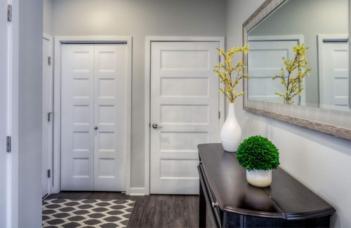 Midtown Condo | 2B Luxury Midtown Condo 103 - Underground Heated Parking!