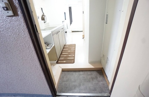 Nakagawa Ward Apartment | 2B. Nagoya Station/bus stop 3 minutes/Meitetsu department store/Takashimaya/drug store/convenience store 4 minutes/free parking/4 family/twin room