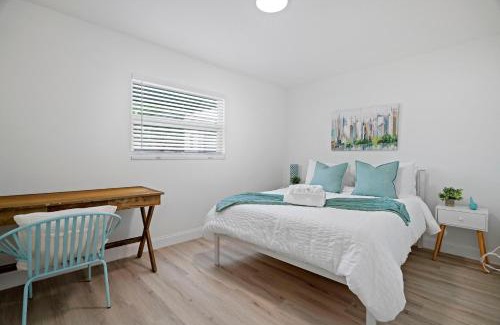 Largo Apartment | 2b2b Duplex 10 Min To The Beach