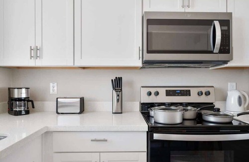 Glendale Apartment | 2B2B Free Parking & Premium Beds