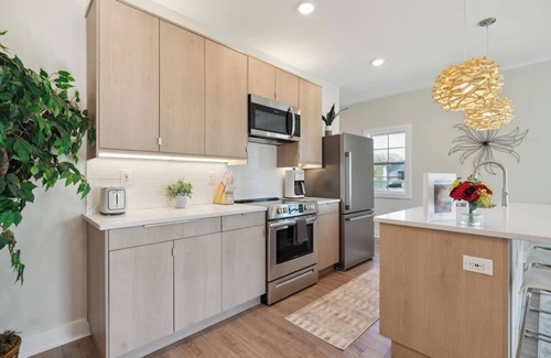 Germantown Apartment | 2Bd/2Ba w/parking! Close to Ky Expo Ctr &CHDowns!