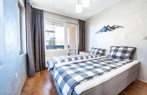 Kvartal Noviya Grad Apartment | 2BD App in Bojurland FREE Pool SPA Parking and Skishuttle