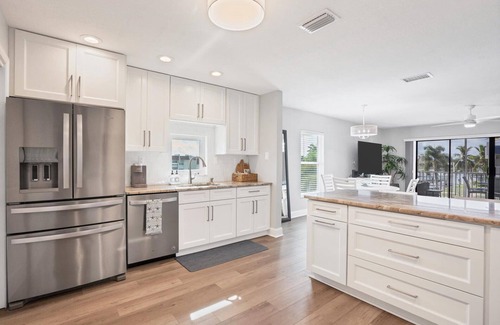 Punta Gorda Condo | 🥇 2bd condo with Canal access to Charlotte Harbor (CH1121)