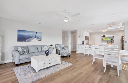 Punta Gorda Condo | 🥇 2bd condo with Canal access to Charlotte Harbor (CH1121)