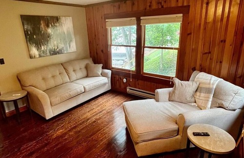 Monticello Cottage | 2BD Lakefront Freeman Cottage: Swimming, Boat Dock & Fire pit, and Amazing Views