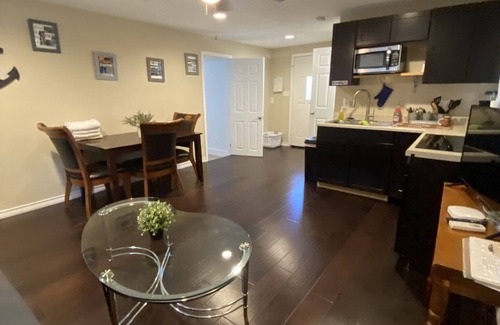 North San Antonio - SAT Apartment | 2BD Mini Apartment 4 guests Safe Great location