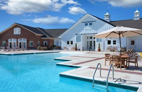 Williamsburg Condo | 2BD/Williamsburg at Governor's Green - Lots to do!