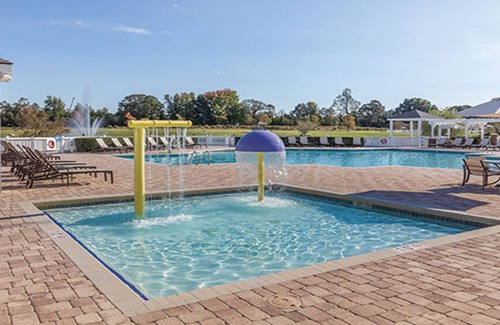Williamsburg Condo | 2BD/Williamsburg at Governor's Green - Lots to do!