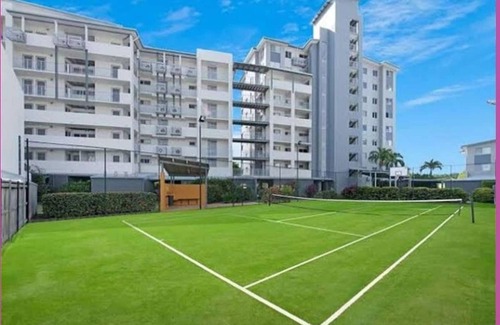 Townsville Apartment | 2bdr Stadium views - modern riverside apt