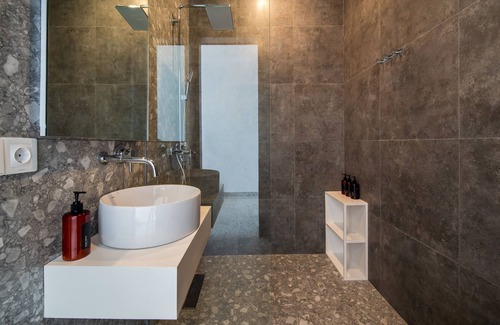 Padonan House | 2BDR Villa Berawa