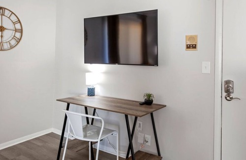 Southmoreland Apartment | 2Bdrm/1Bath Dwntwn Area Premier Near Old Westport