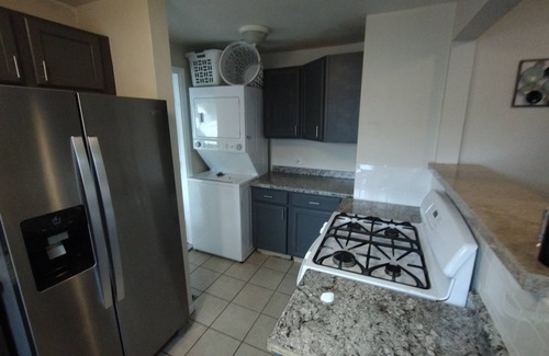 Aurora House | 2Bdrm w/garage walk UC Health