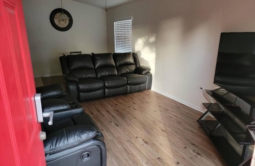 Lakeland Apartment | 2Bed 2Bth, Near SEU, Minutes from Disneyland