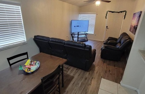 Lakeland Apartment | 2Bed 2Bth, Near SEU, Minutes from Disneyland