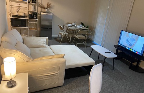 Fairland House | 2beds 1 sofa bed, free-parking,fenced,near Washington DC,private