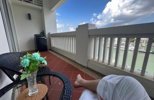 Seri Tanjung Pinang Apartment | 2Beds Seaview Straits Quay comes with Carpark and Hothub