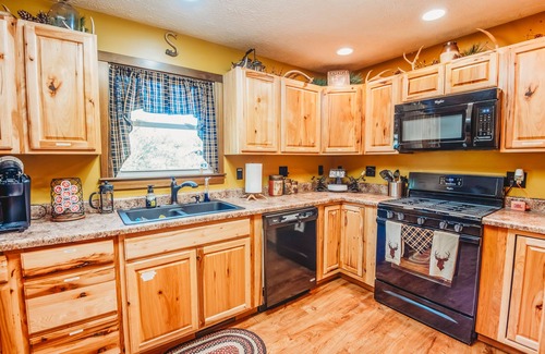Shoals House | 2BR-1B. Fire Pit With Stunning River View. Minutes From Downtown Huntington.