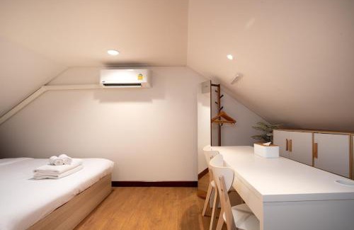 Chakkrawat Apartment | 2BR 1BA Home In Yaowarat 5 Min MRT Nivas Wanit ECO