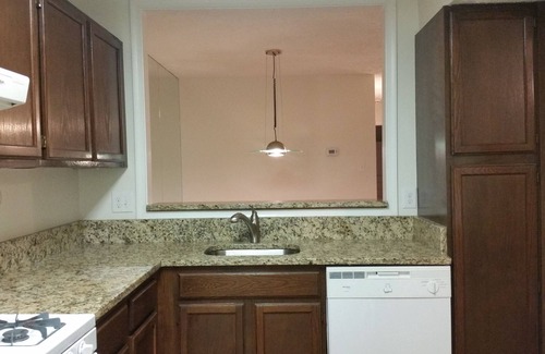 Gaithersburg Condo | 2BR/1BA Private Condo W/Terrace Patio