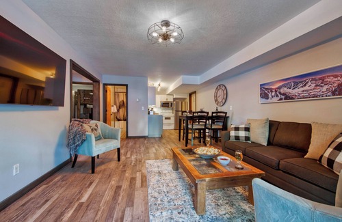 Fairways Ski Chalet | 2BR/1BA Suite: Ski In/Hot Tub/Amazing Views!