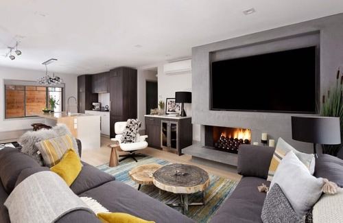 Aspen Condo | 2BR 2.5BA Luxurious Aspen Mountain Modern!